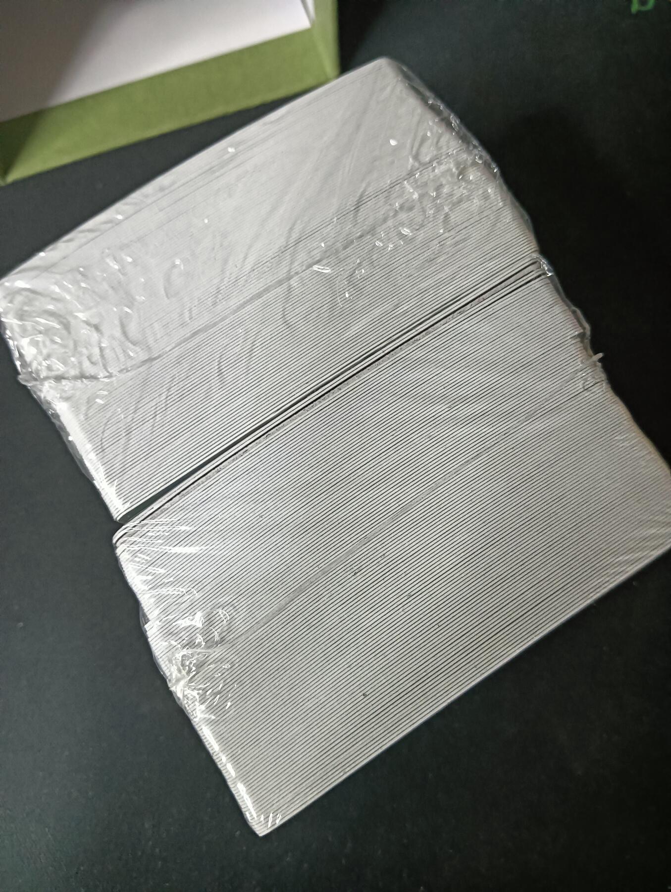 花开卡拍第61期（3月7号周六截拍，品控勿拍!!!拍品不寄存，运费5元（新疆需补运费差价或顺丰到付），自制卡难免瑕疵，可能存在轻微撞角爆边等出厂瑕疵，品控介意勿拍！） 【新疆顺丰到付】人文社+李云中神话中国山海经折光闪卡礼盒156张，外包装盒无塑封，卡包未拆，品相未知无法售后介意勿拍