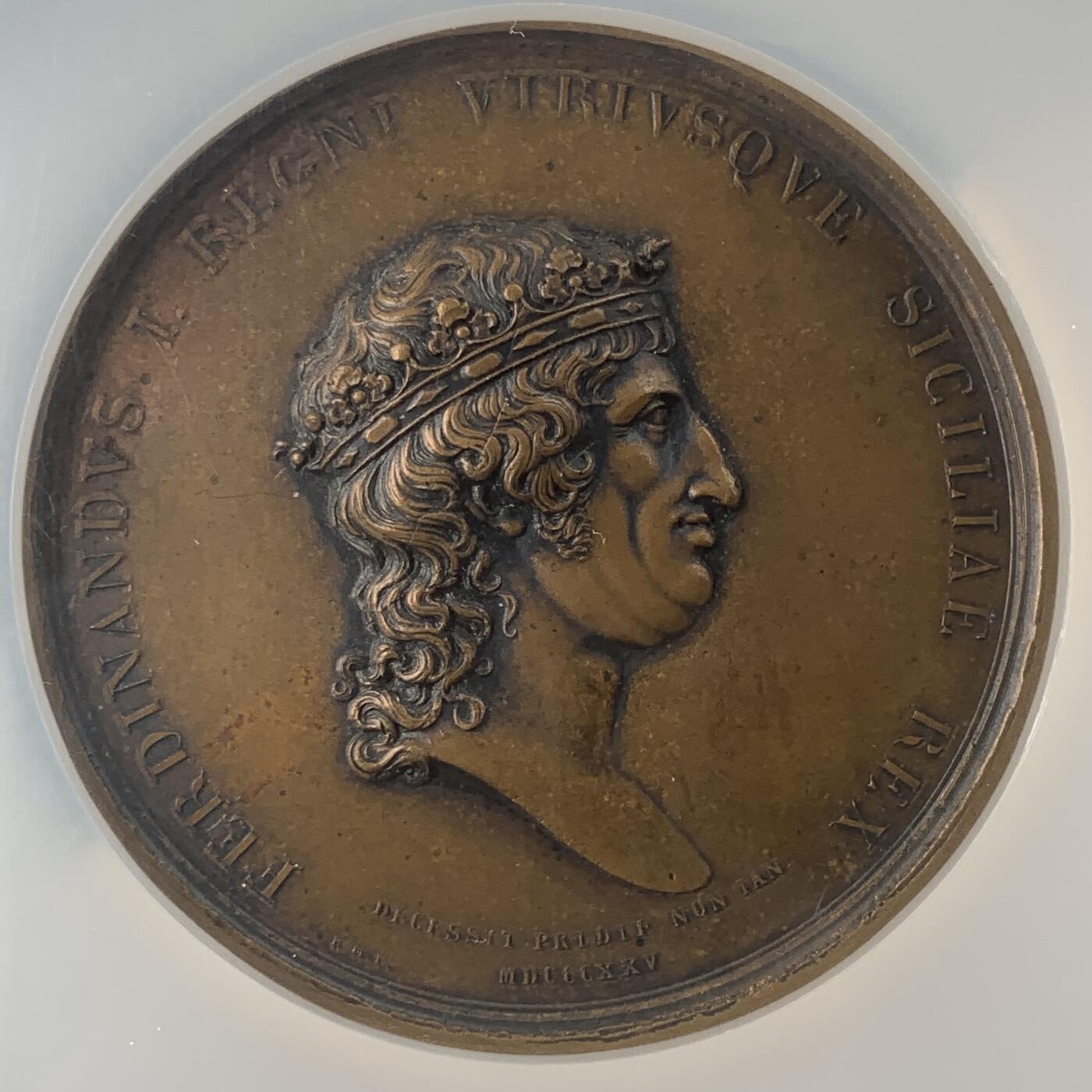 掌中浮雕-藏着的欧洲第053场 NGC MS62 ：1825年意大利那不勒斯和西西里王国费迪南多一世逝世纪念，58mm