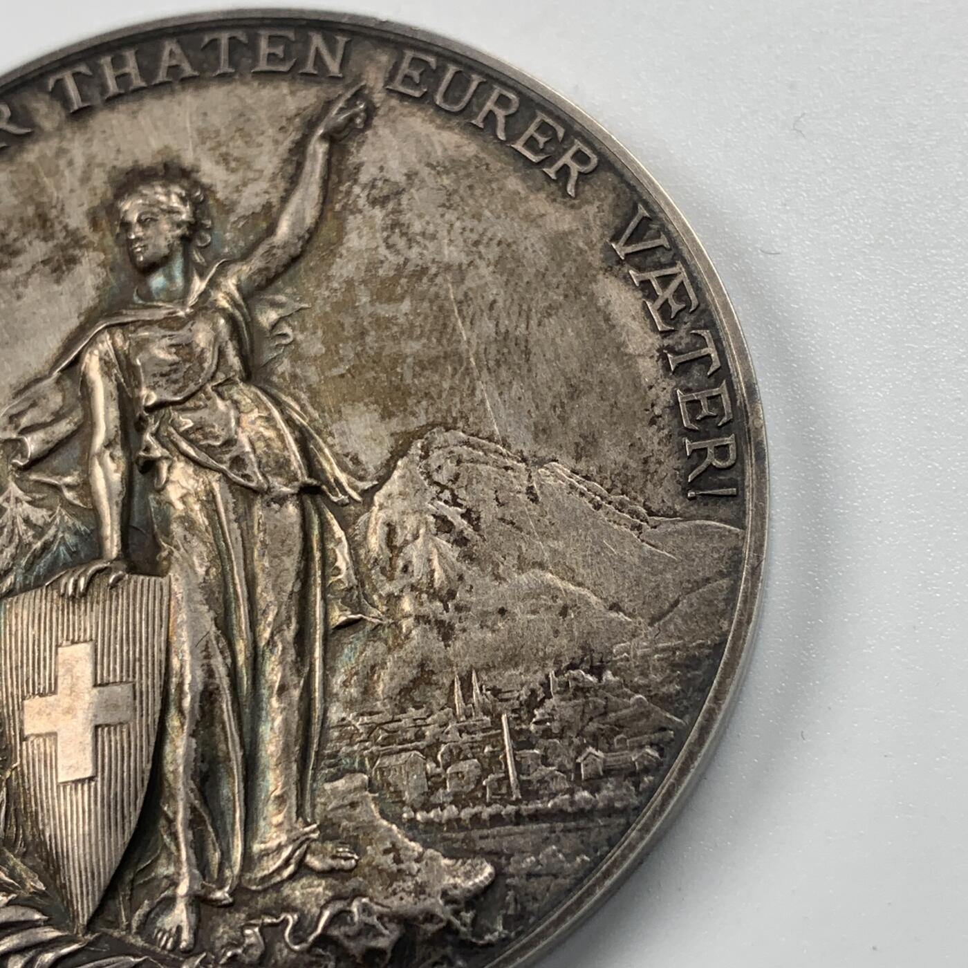 掌中浮雕-藏着的欧洲第053场 1892年瑞士格拉鲁斯射击节大银章，45mm，39g（人像右侧有道划）