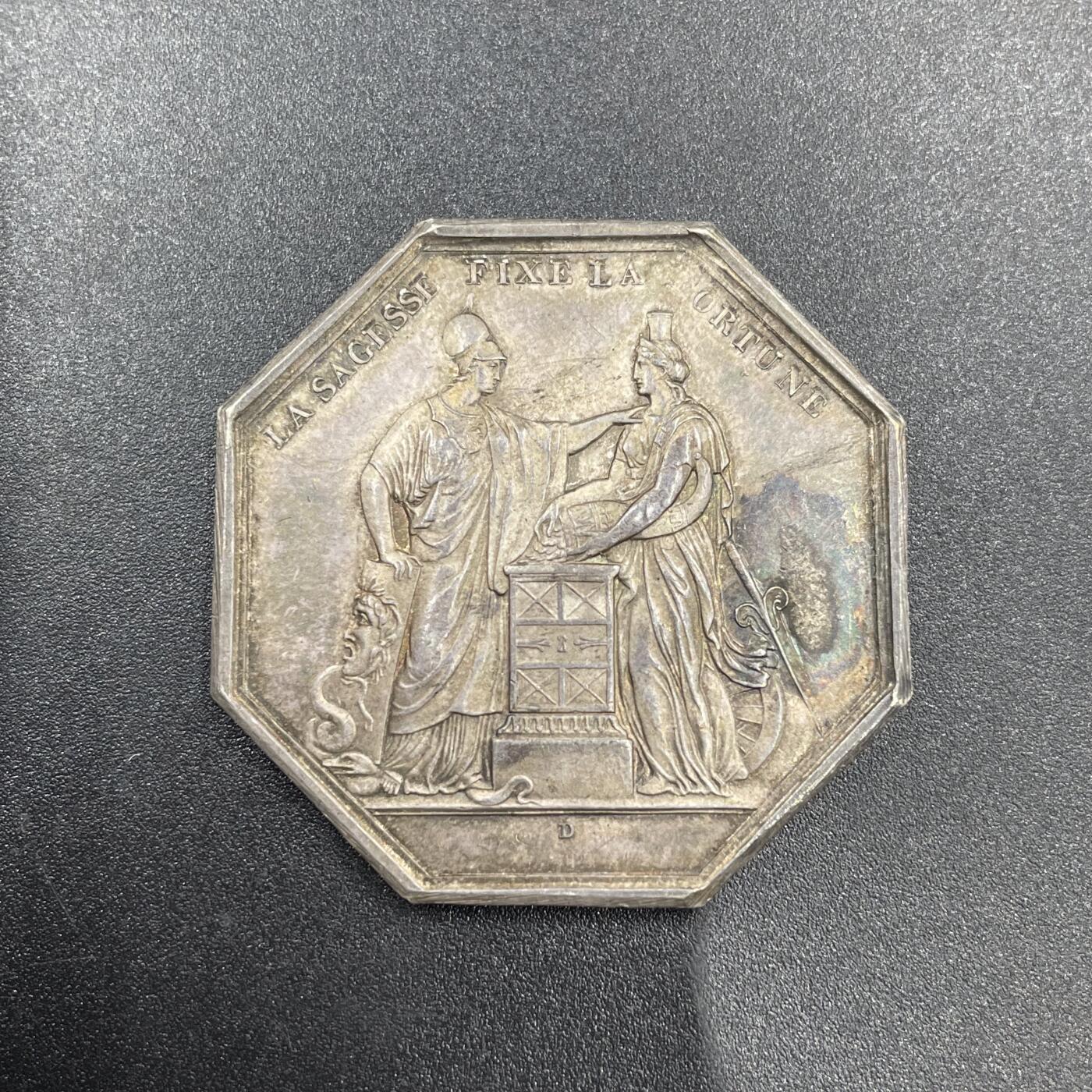 「木头集藏」章牌专场-第69场 法兰西银行八角银章，直径：36 mm，23.7 g，边铭：油灯  （1832-1841年），早期版本，保存很不错！