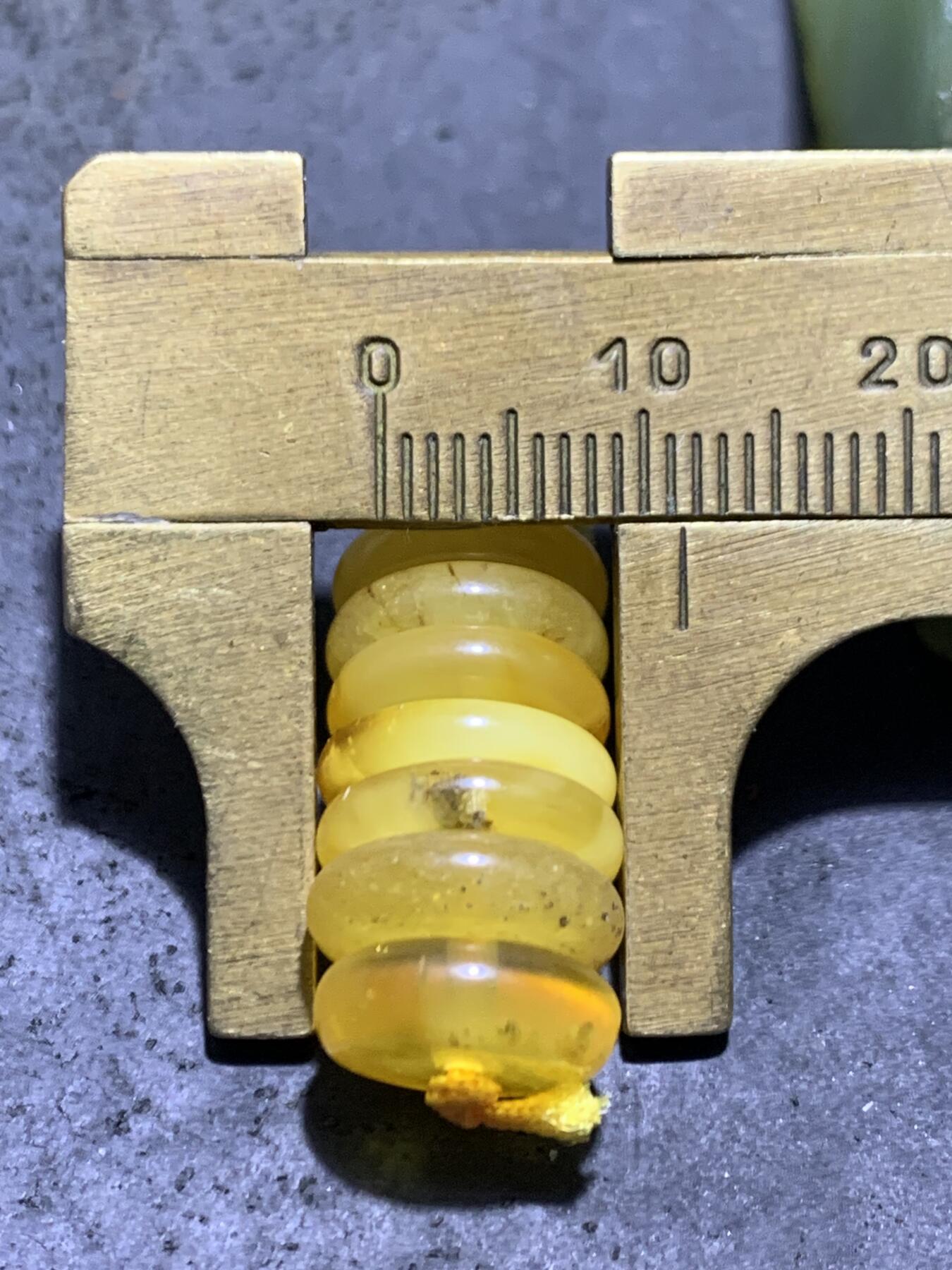 精美天然乌克兰蜜蜡随形隔片一组，