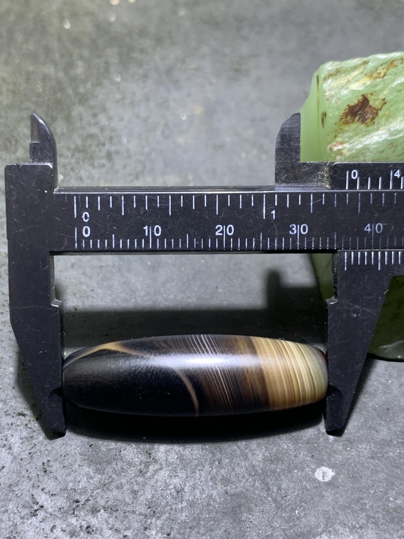 精美罕见X图案千层纹药师玛瑙桶珠一个