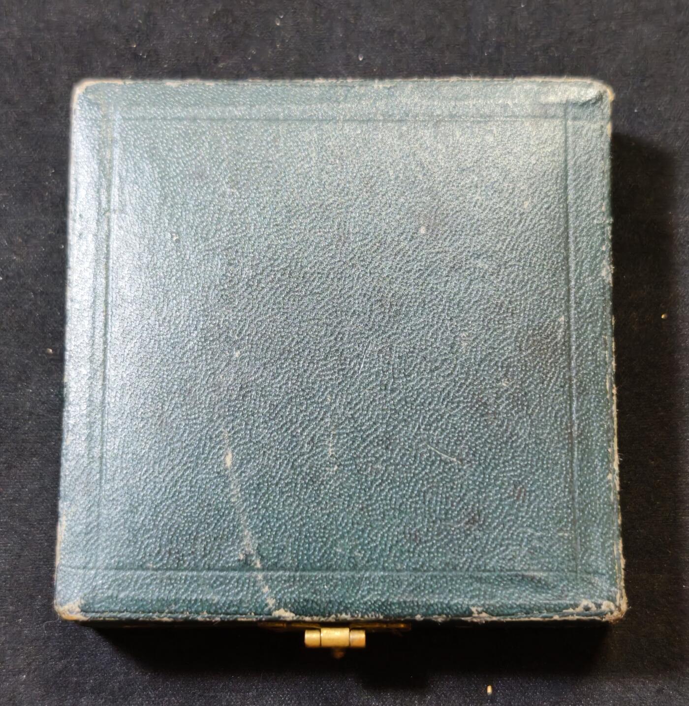 甄臻铺-世界币章拍卖（第53期），甄品场拍品征集中，送拍享返佣金等优惠多多