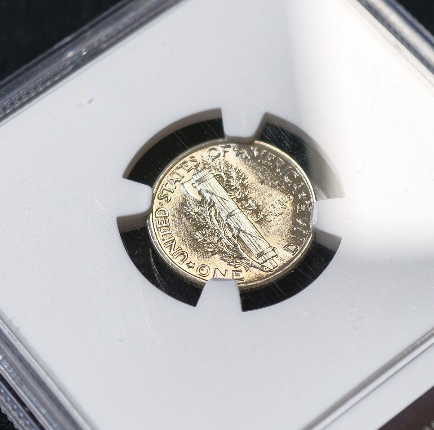 甄臻铺-世界币章拍卖（第53期），甄品场拍品征集中，送拍享返佣金等优惠多多 NGC-MS62 美国1944年10分墨丘利银币