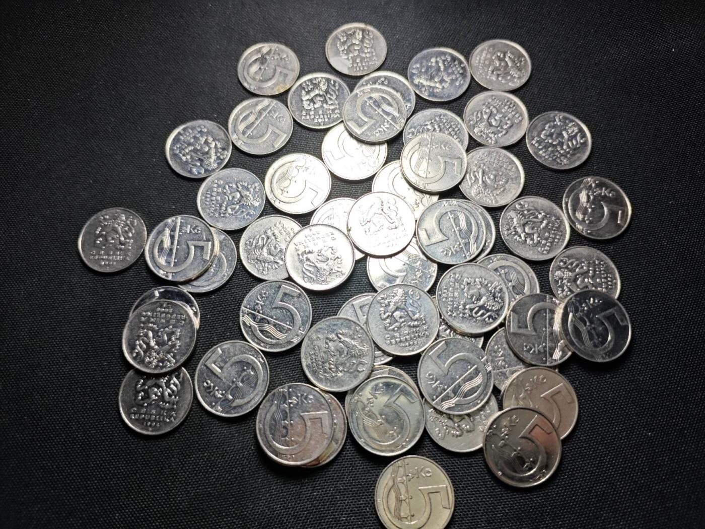 KK钱币收藏小铺   套币 批量/好品散币专场 2月预留时间 周末发货  捷克5克朗55枚 面值275克朗