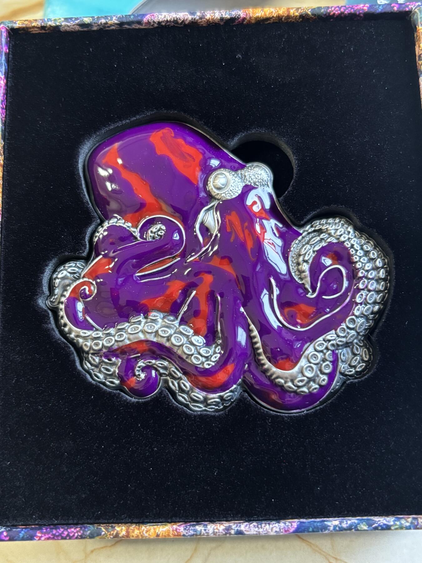 第192期拍卖 巴巴多斯2024年变色章鱼3盎司异形纪念银币，999银，发行1499枚