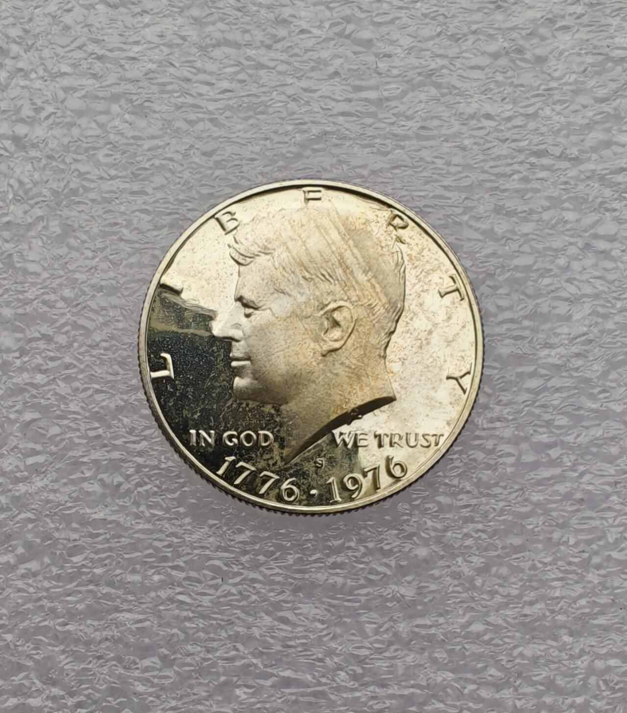 瓶子🏺第231期拍卖会 1976年精制美国建国200周年肯尼迪半美元银币 40%银