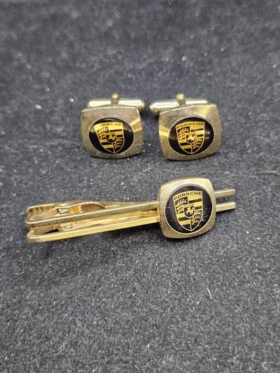 0元起拍勋章 第337期 咸鱼国勋章拍卖专场 3月8日（周日）下午6：00开始 - 保时捷领带夹袖扣一套