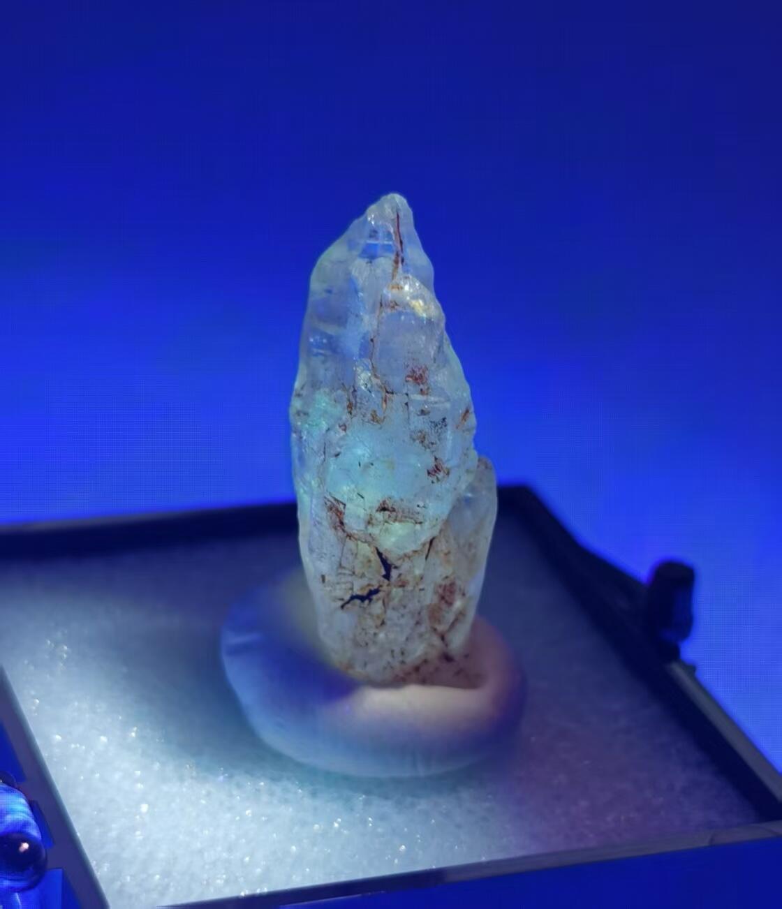 七河·世界世界币章杂件小拍（总第40期） 藏家出品 X740（1）马达加斯加红泥油胆水晶原石矿标 盒子矿 本件拍品由合作藏家邮寄