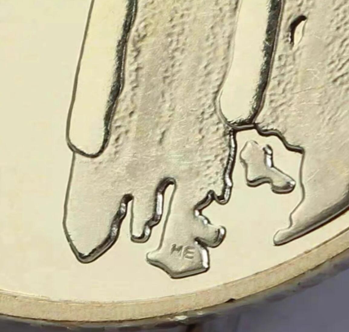 2009年和字书法纪念币，篆书主题，铜质，面值1元，美品，带小圆盒。按图发货！