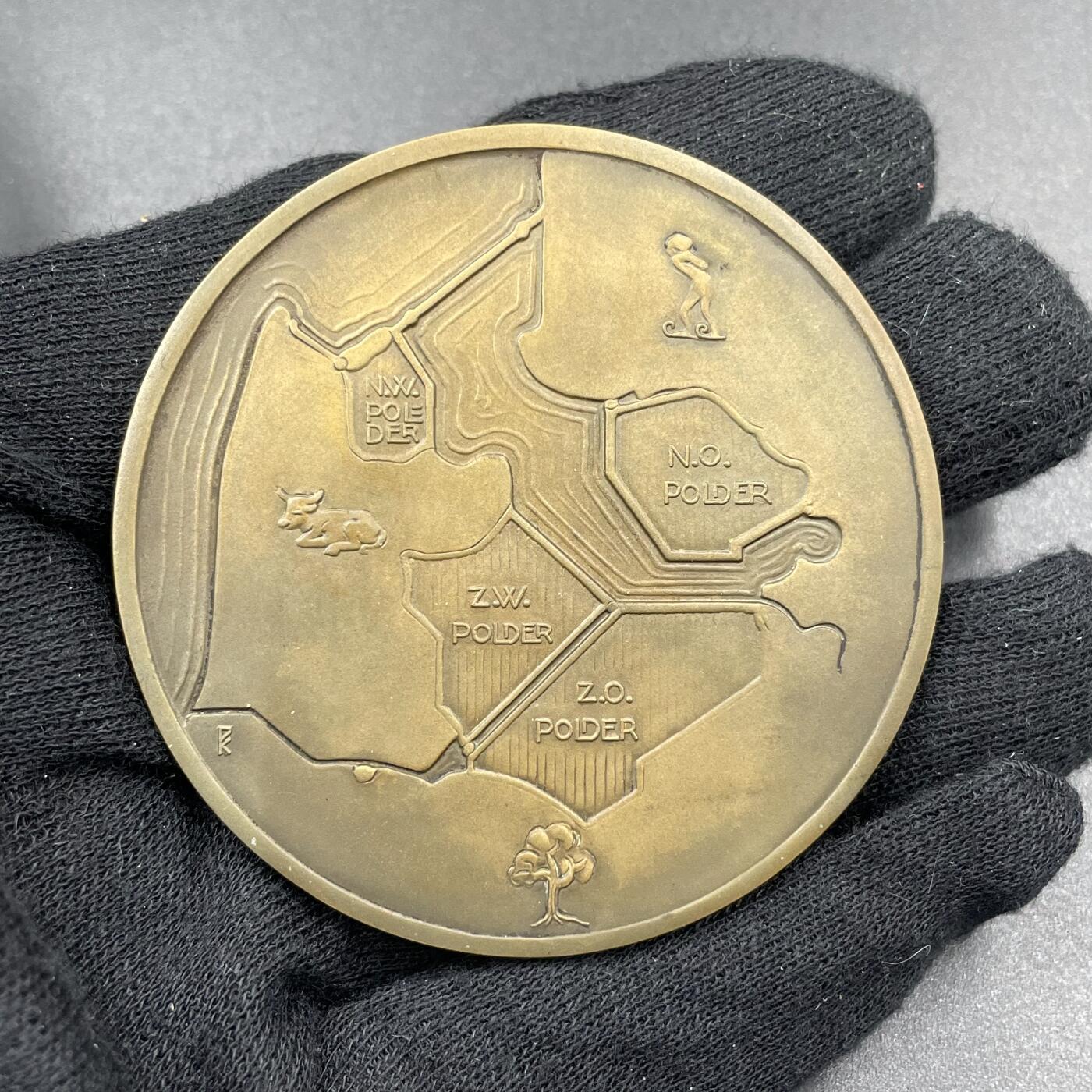 「木头集藏」章牌专场-第69场 荷兰须德海围海造田计划纪念铜章，直径：