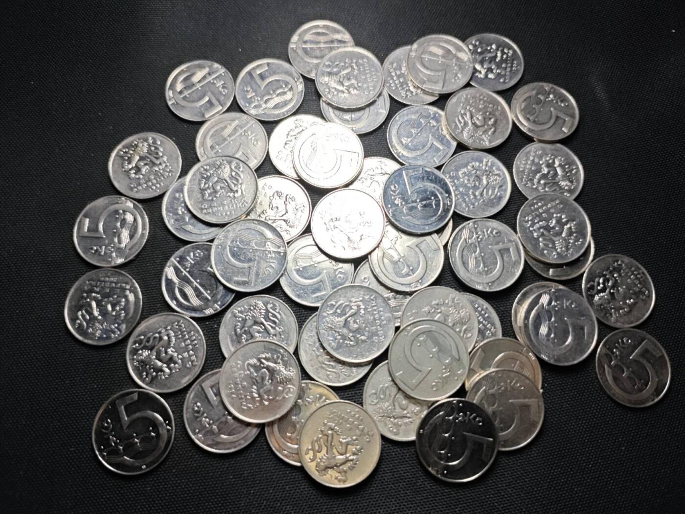 KK钱币收藏小铺   套币 批量/好品散币专场 2月预留时间 周末发货  捷克5克朗55枚 面值275克朗