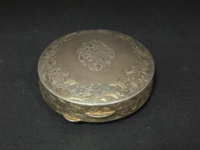 海外回流精品专场（五） - 法国回流19世纪银盒子（尺寸：5.4cmX2.1cm，38.6g）