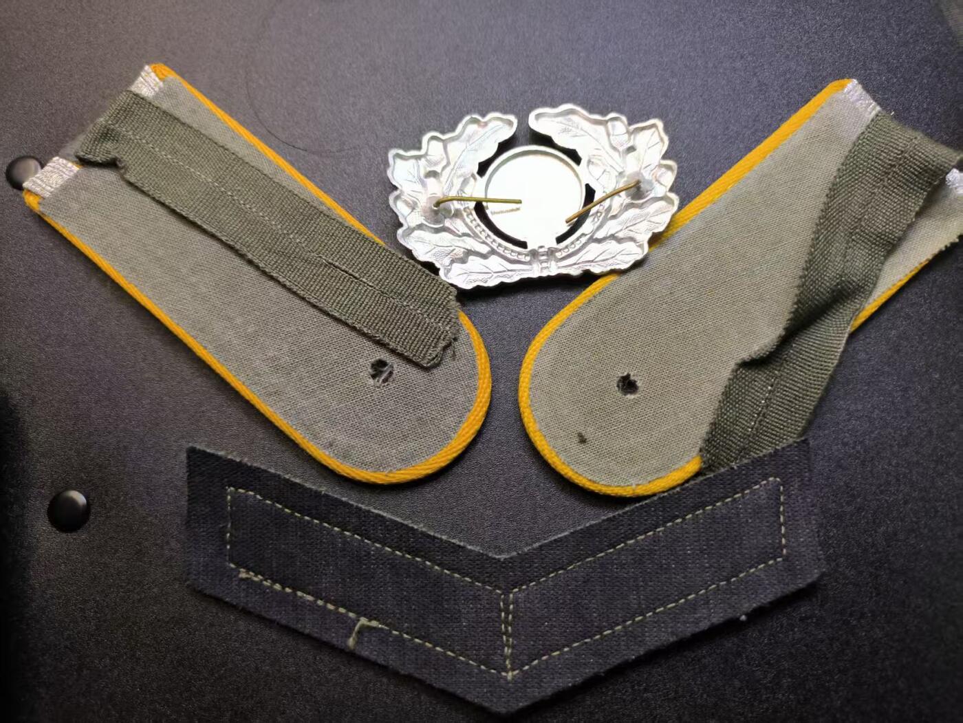 云宸嘉赏-勋臻精藏⭐️年后精品专拍场次🎖 民主德国人民军军士配饰一套 出造型赠友完美