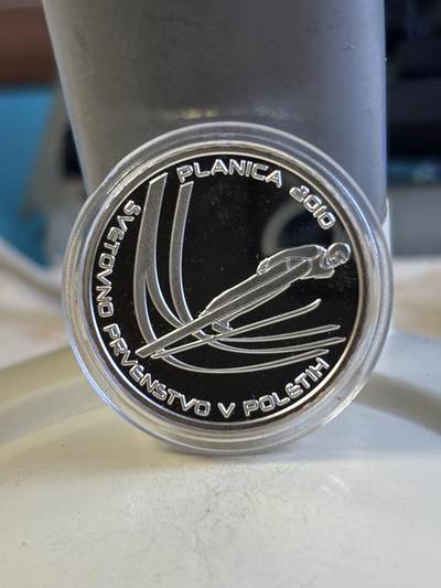 第192期拍卖 - 斯洛文尼亚2010年冬奥滑雪纪念银币，925银，15克，