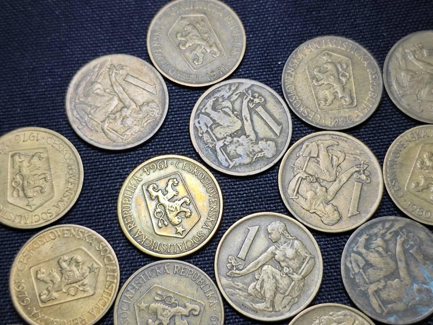 KK钱币收藏小铺   套币 批量/好品散币专场 2月预留时间 周末发货  捷克斯洛伐克1克朗铜币26枚一组