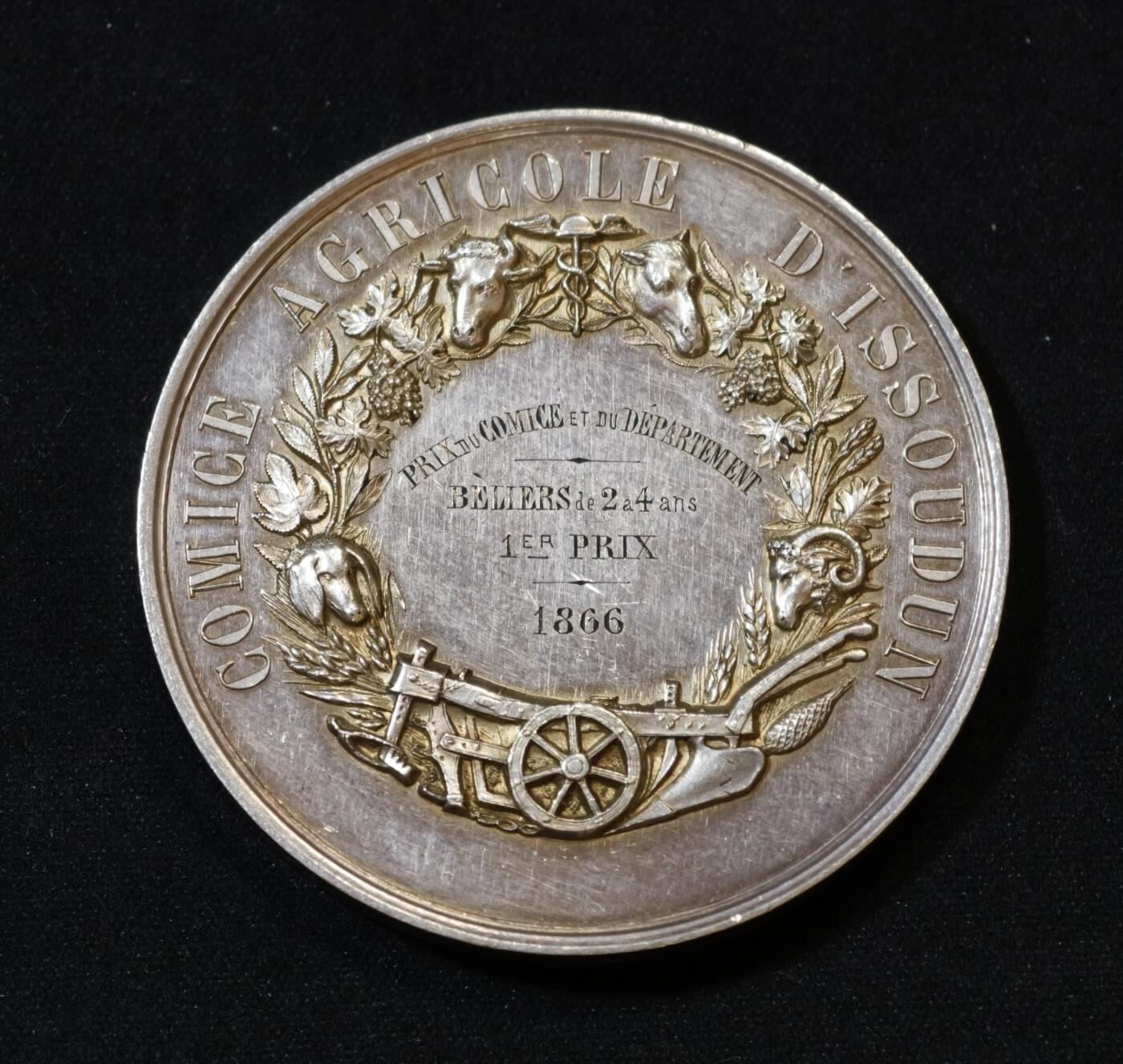 甄臻铺-世界币章拍卖（第53期），甄品场拍品征集中，送拍享返佣金等优惠多多