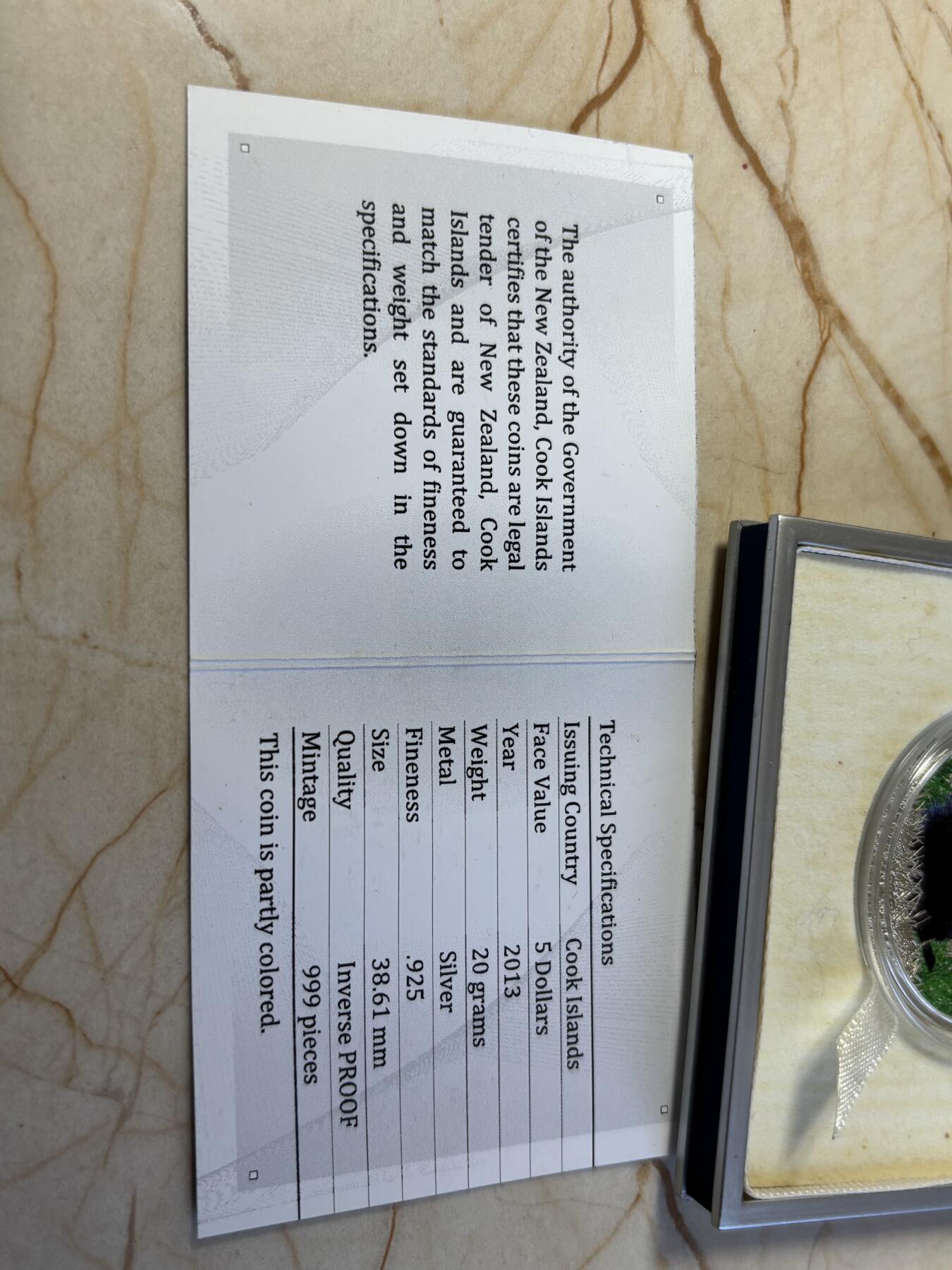 第192期拍卖 库克2013年珍稀动物黑松鼠彩色精制银币，20克，925银，发行999枚