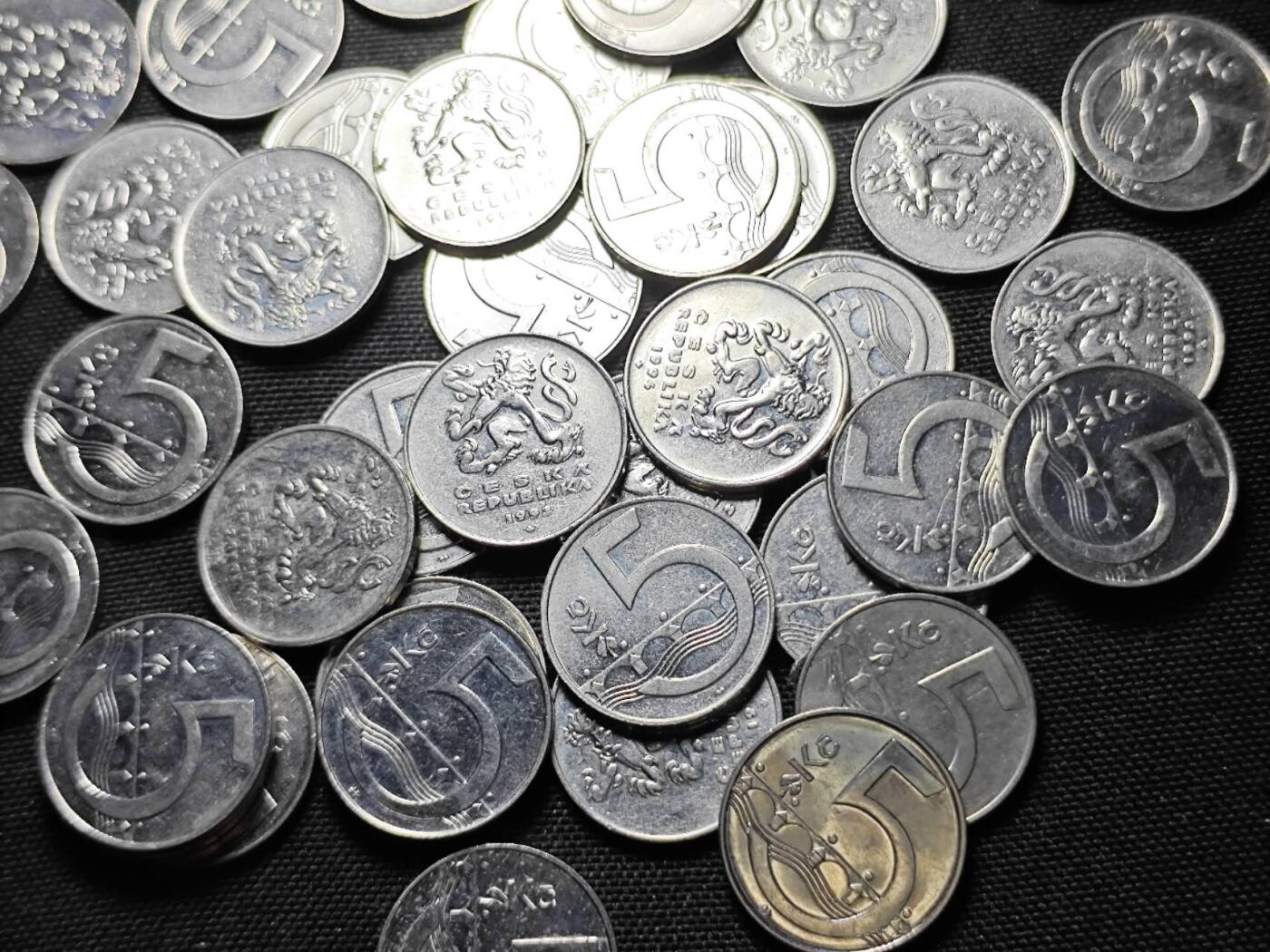 KK钱币收藏小铺   套币 批量/好品散币专场 2月预留时间 周末发货  捷克5克朗55枚 面值275克朗