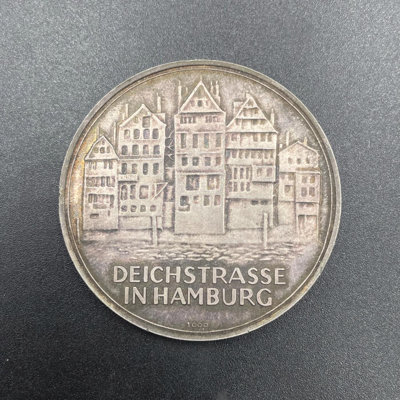 「木头集藏」章牌专场-第69场 Albert Holl～德国汉堡城市纪念银章，直径：44.5 mm，30.3 g，背面银标：1000千足银，品相很不错