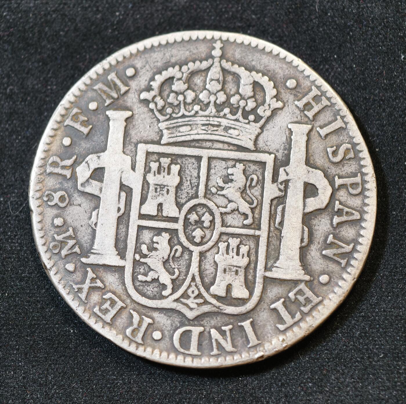 甄臻铺-世界币章拍卖（第53期），甄品场拍品征集中，送拍享返佣金等优惠多多 1790年 西属墨西哥 双柱卡洛斯四世过渡版卡三头像FM 8里亚尔 大银币 27.07g 含银量89.6% 原味老包浆，细节见图