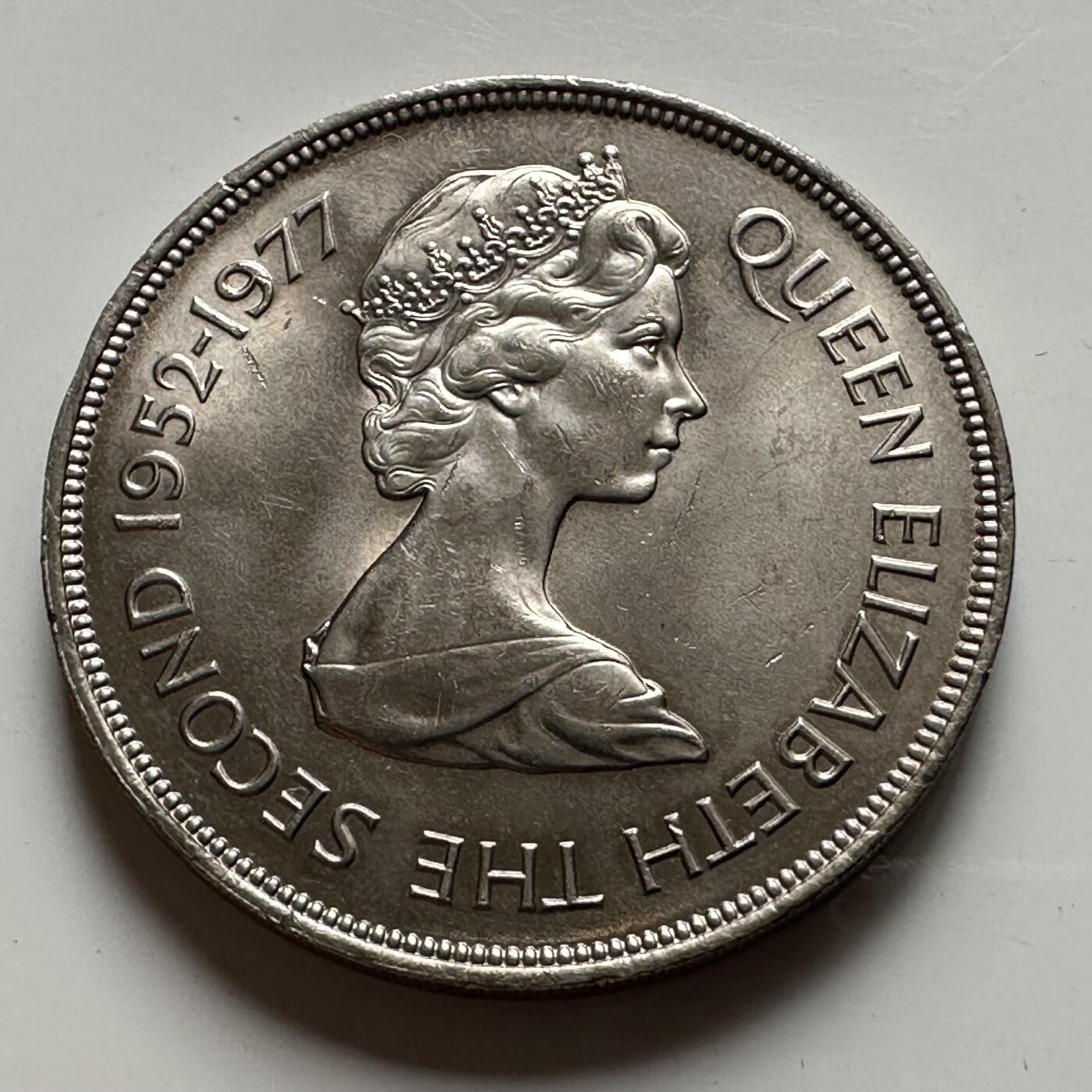 🌹外币初藏🌹🐯2026年第24场  每周二四六晚8️⃣点 接代拍 根西岛1977年25便士克朗型纪念币 a