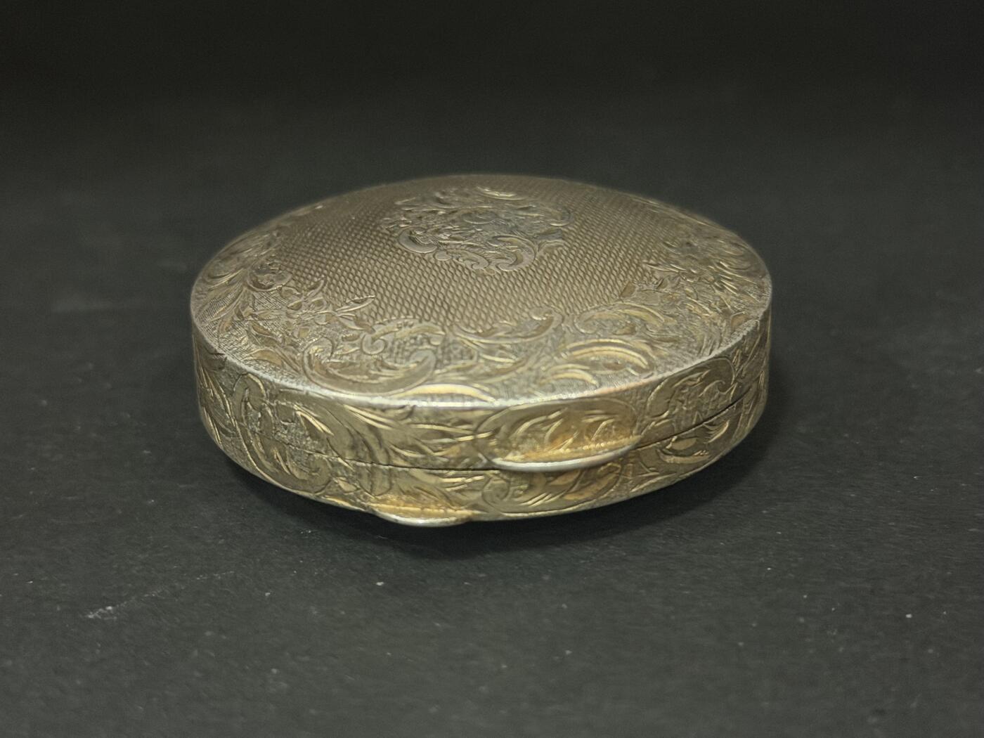 海外回流精品专场（五） 法国回流19世纪银盒子（尺寸：5.4cmX2.1cm，38.6g）