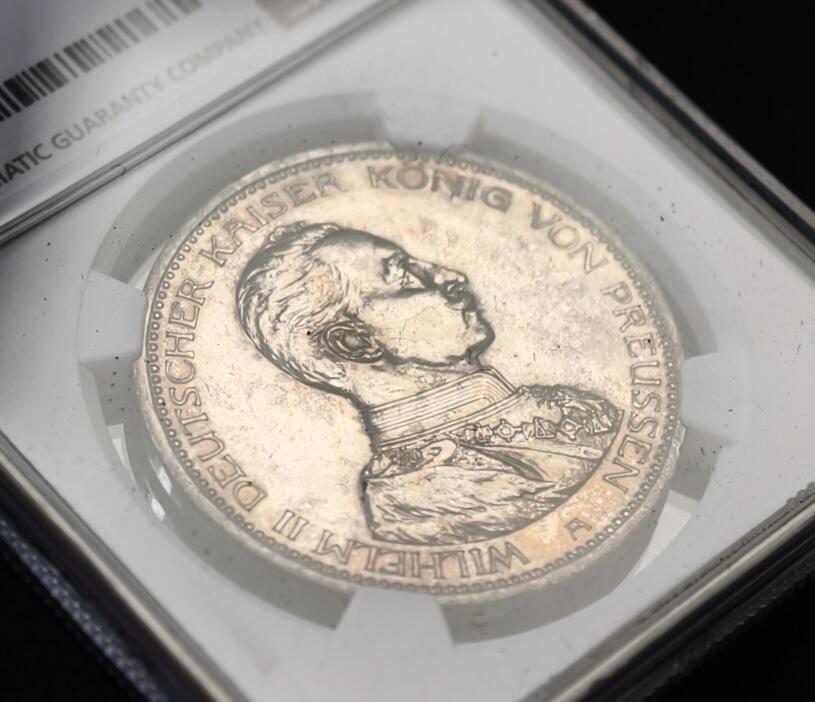 甄臻铺-世界币章拍卖（第53期），甄品场拍品征集中，送拍享返佣金等优惠多多 NGC-MS62 德国普鲁士1914年威廉二世军装5马克银币 双面黄油彩