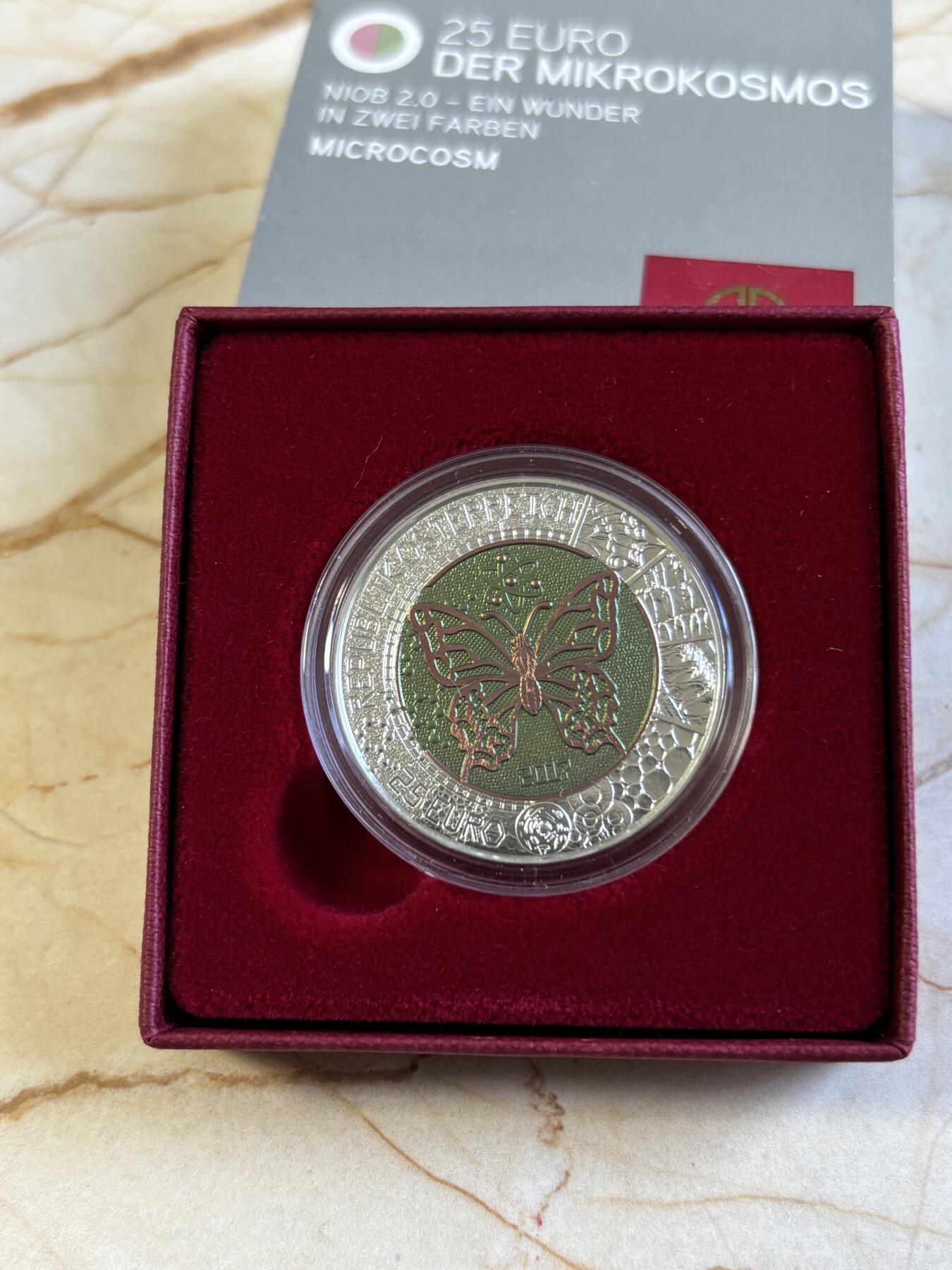 第192期拍卖 奥地利2017年银铌镶嵌系列微观世界银铌双金属币，金属:900银998铌，重量:16.5克（10克银，6.5克铌）直径:34毫米，发行：65000枚