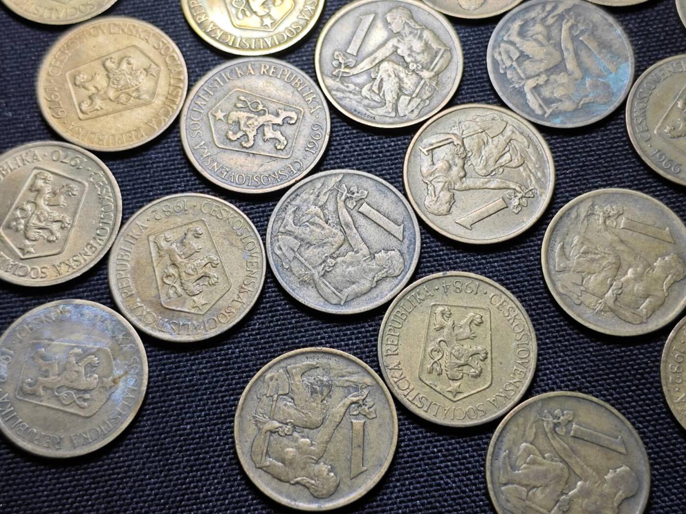 KK钱币收藏小铺   套币 批量/好品散币专场 2月预留时间 周末发货  捷克斯洛伐克1克朗铜币26枚一组