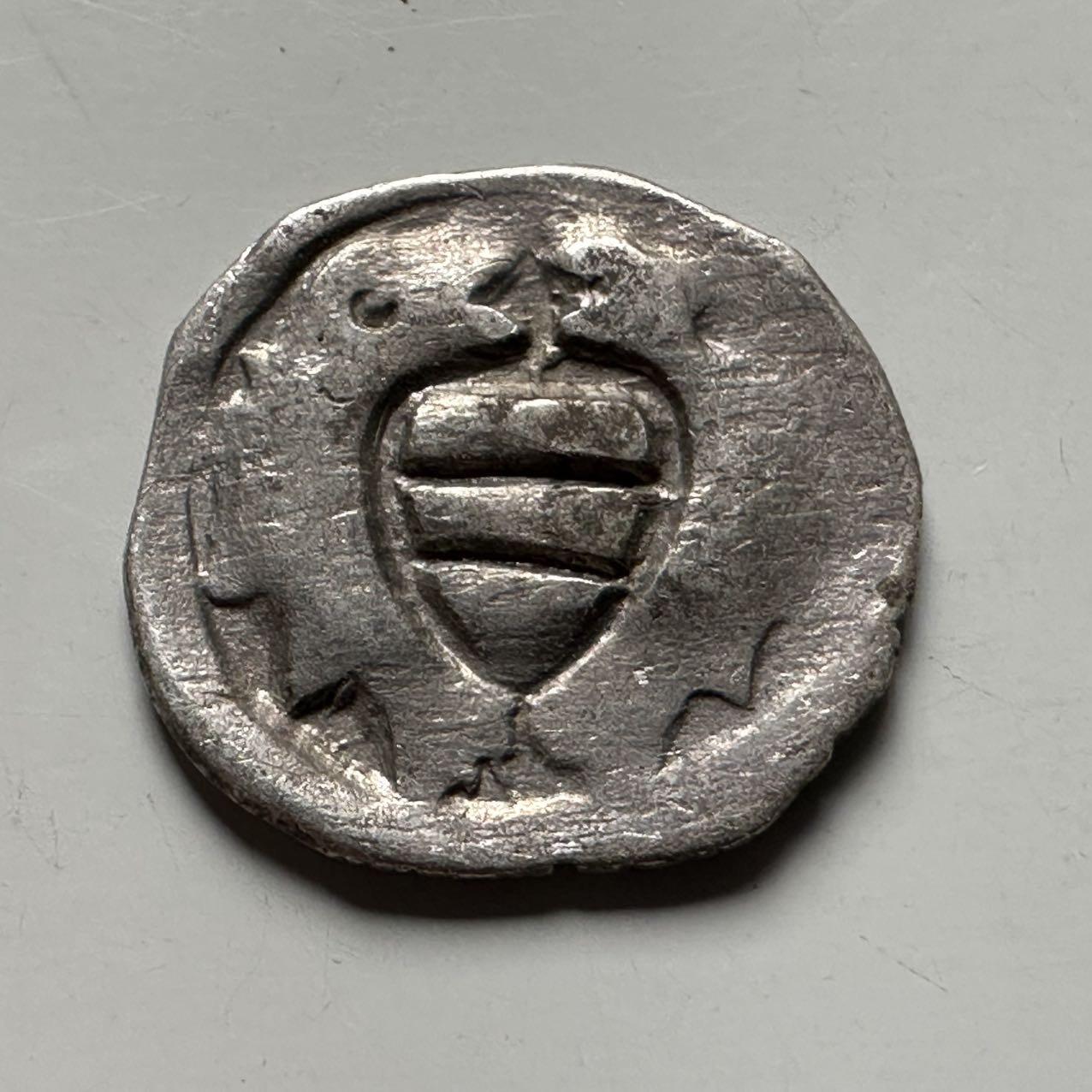 🌹外币初藏🌹🐯2026年第24场  每周二四六晚8️⃣点 接代拍 中古打制银币 约13.5mm，重0.7克