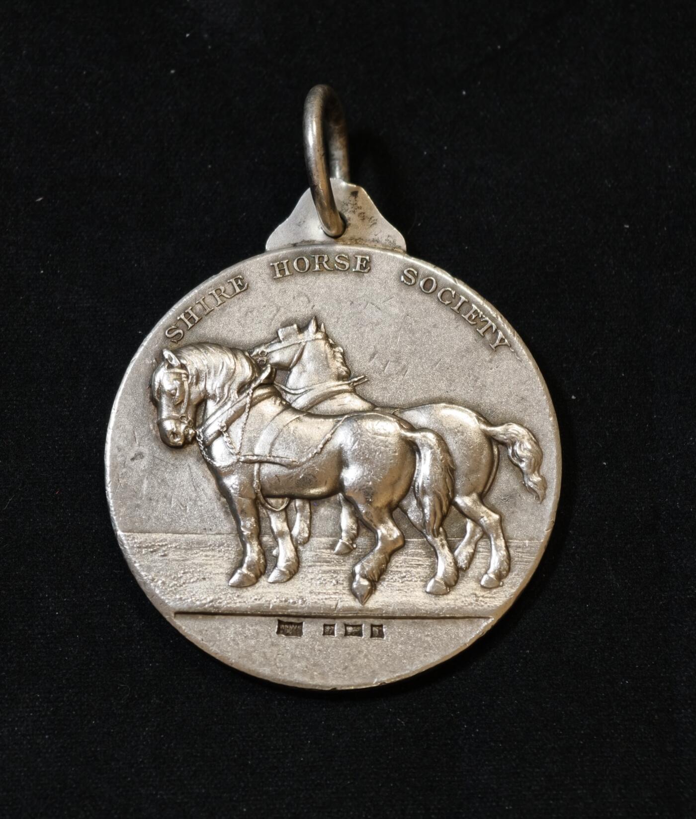 甄臻铺-世界币章拍卖（第53期），甄品场拍品征集中，送拍享返佣金等优惠多多