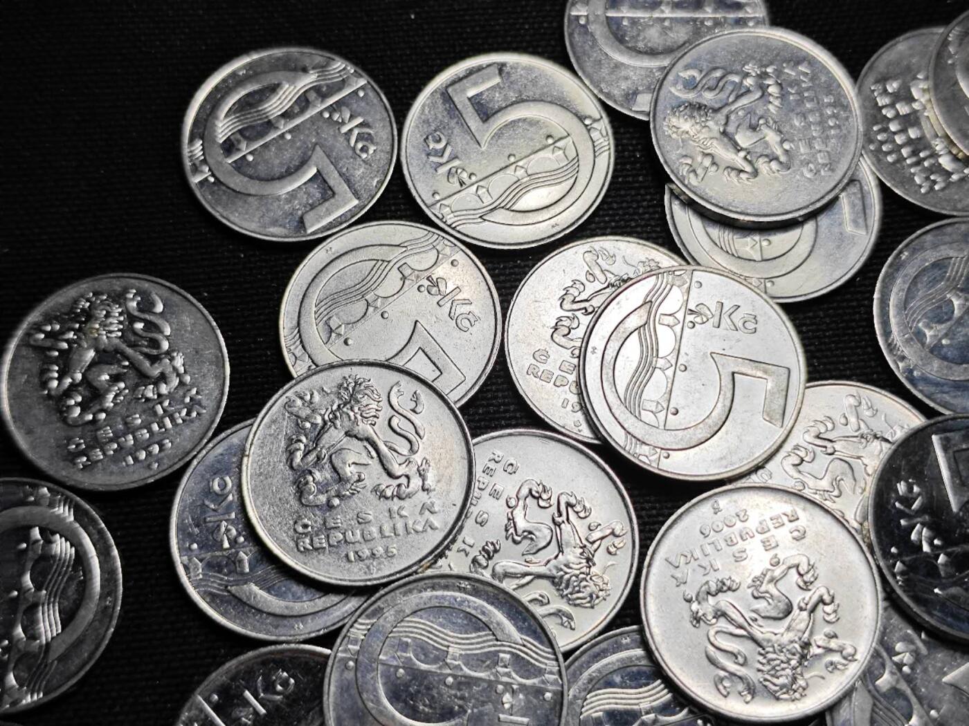 KK钱币收藏小铺   套币 批量/好品散币专场 2月预留时间 周末发货  捷克5克朗55枚 面值275克朗