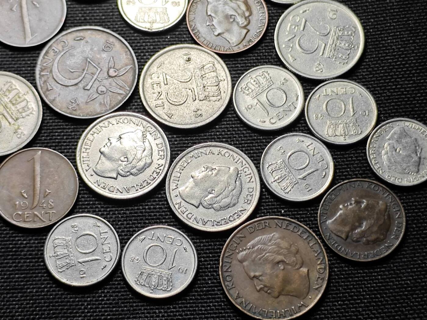 KK钱币收藏小铺   套币 批量/好品散币专场 2月预留时间 周末发货  荷兰威廉明娜女王头像散币一组21枚