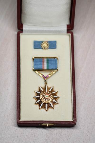 大猫徽章拍卖 第289期 - 匈牙利人民共和国 和平友谊勋章，总计发了77个