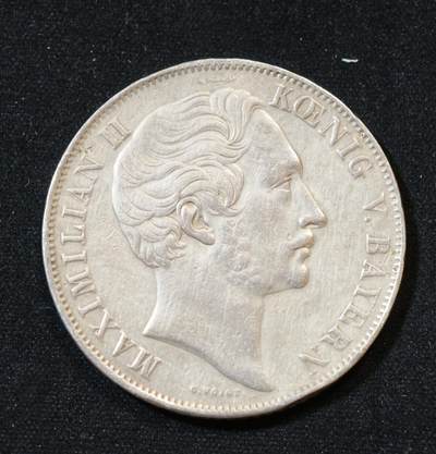 甄臻铺-世界币章拍卖（第53期），甄品场拍品征集中，送拍享返佣金等优惠多多 - 德国 巴伐利亚 1851年 马克西米利安二世 双狮 2盾 36mm  21.2个g 有做首饰和鼓包 凑品种不错 ，细节见图