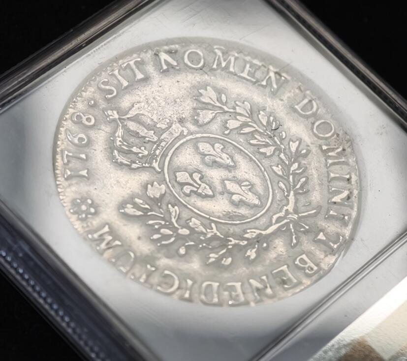 甄臻铺-世界币章拍卖（第53期），甄品场拍品征集中，送拍享返佣金等优惠多多