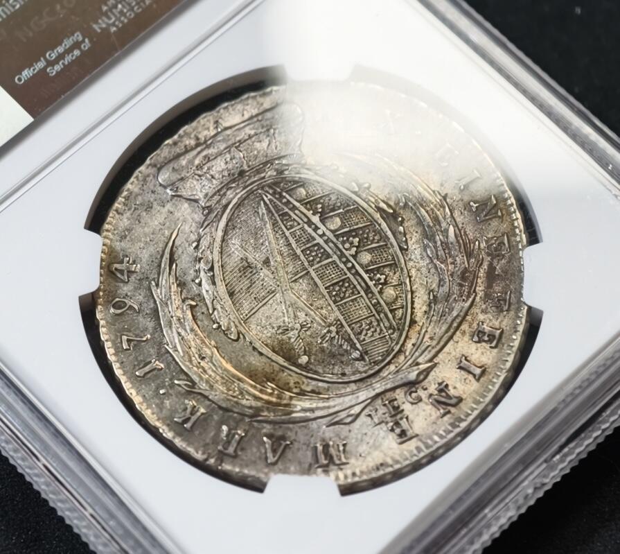甄臻铺-世界币章拍卖（第53期），甄品场拍品征集中，送拍享返佣金等优惠多多 NGC-AU55  德国萨克森 1794 年 弗里德里希 奥古斯特 三世 盔甲 泰勒大银币，这个品种大部分都是清洗有AU50以上的很难得，喜欢早期泰勒的藏友不要错过