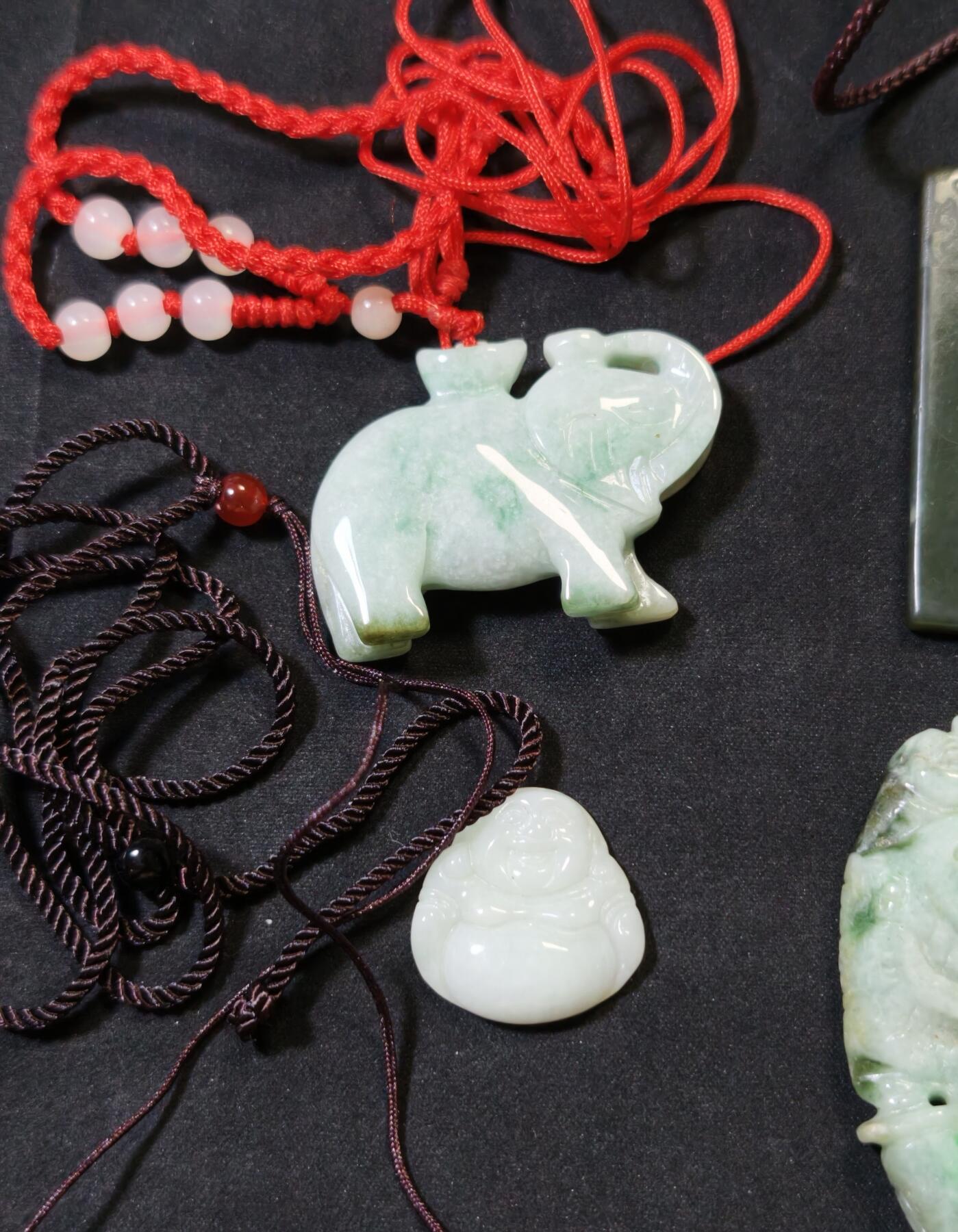 甄臻铺-世界币章拍卖（第53期），甄品场拍品征集中，送拍享返佣金等优惠多多 翡翠挂件、把件4个