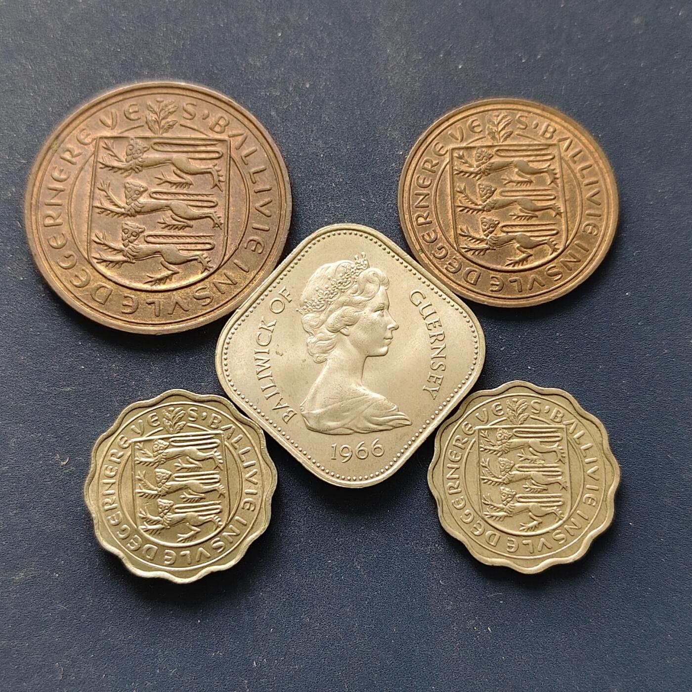 【全场包邮】纯粹捡漏拍508场 根西1956-1966年5枚套币-含3便士2版本+诺曼征服900周年纪念币