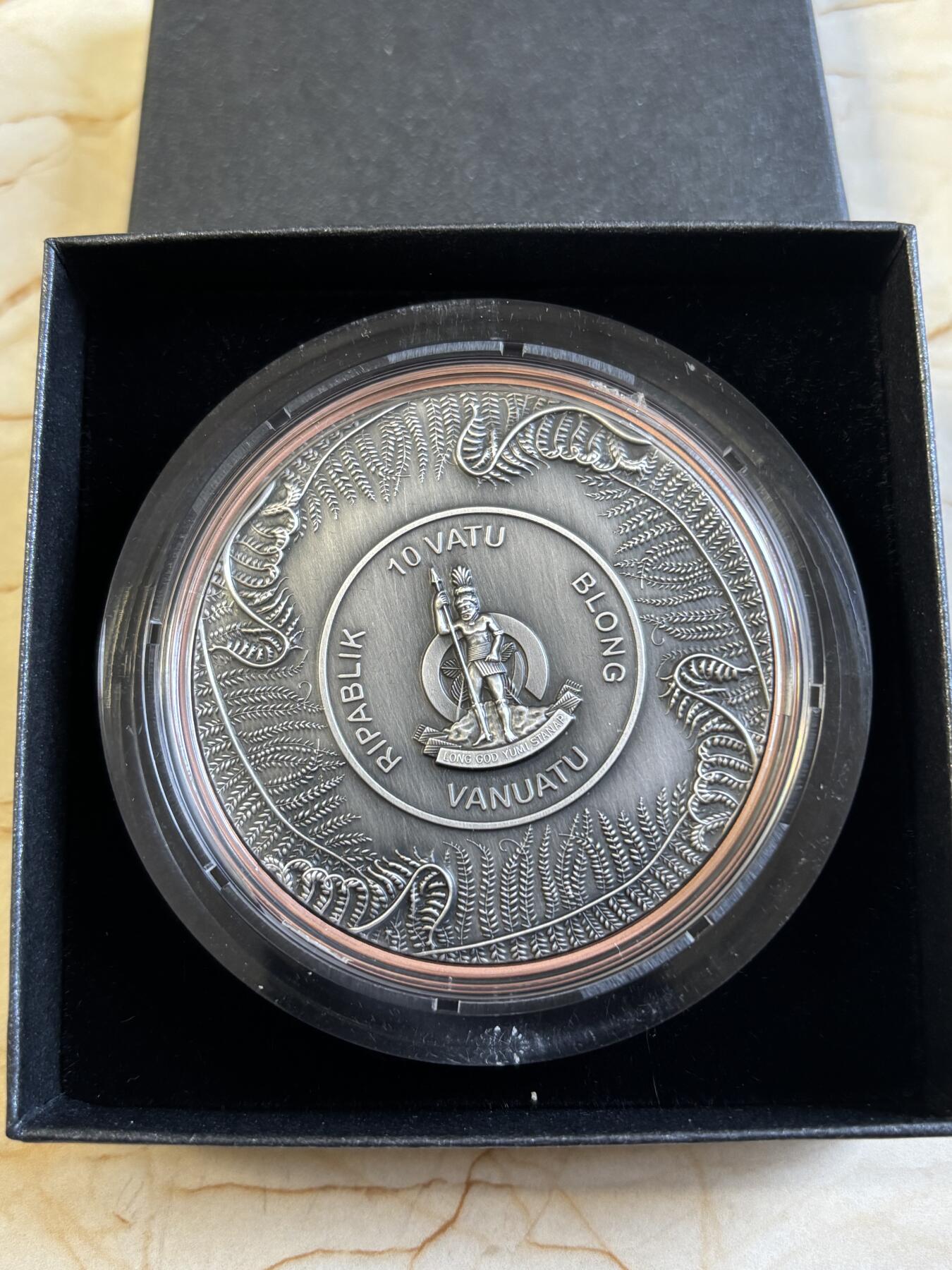 第192期拍卖 瓦努阿图2026年恐龙时代6剑齿虎银铜双金属仿古纪念币，999银+铜，10克银+145铜，发行1999枚