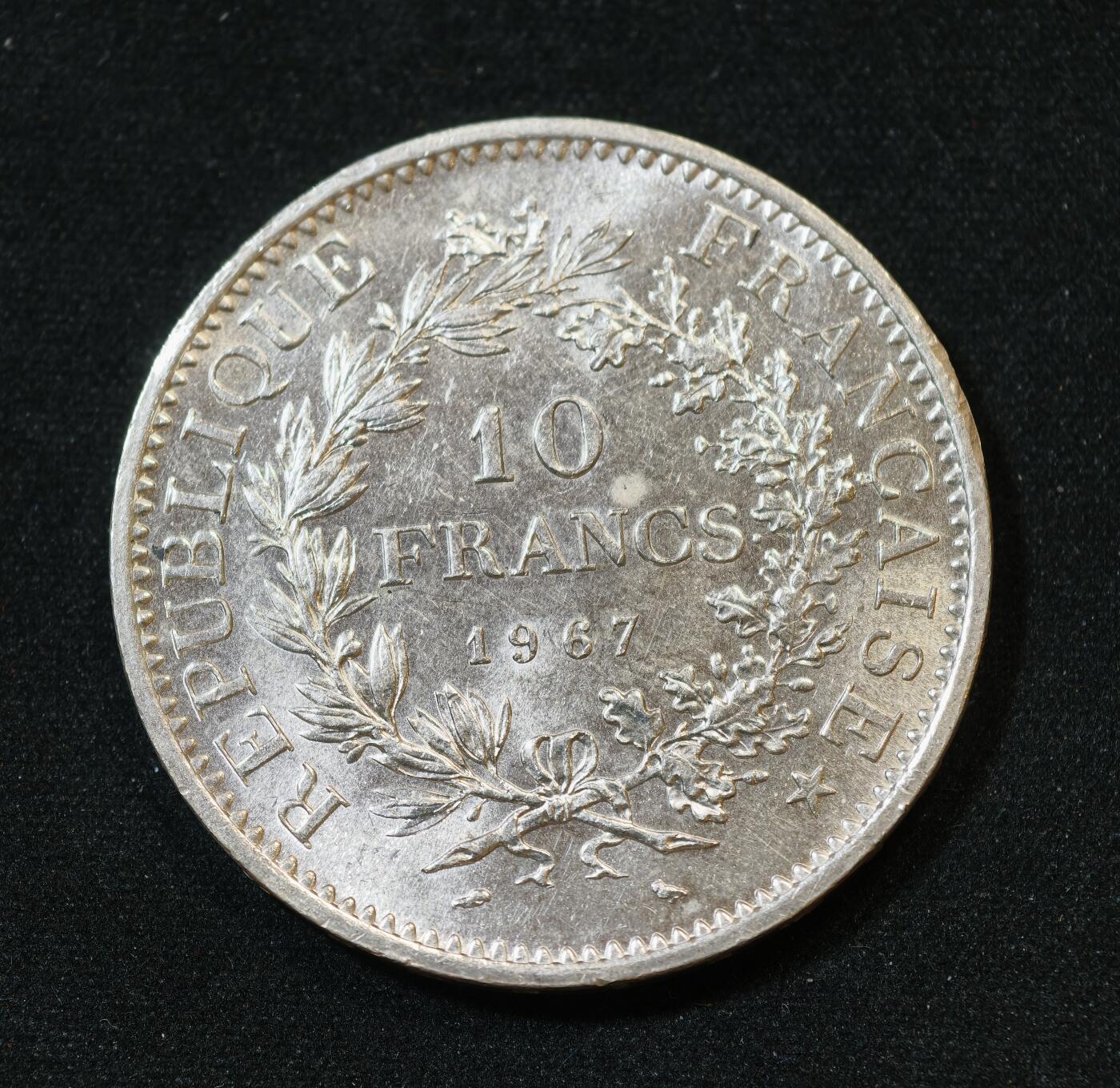 甄臻铺-世界币章拍卖（第53期），甄品场拍品征集中，送拍享返佣金等优惠多多