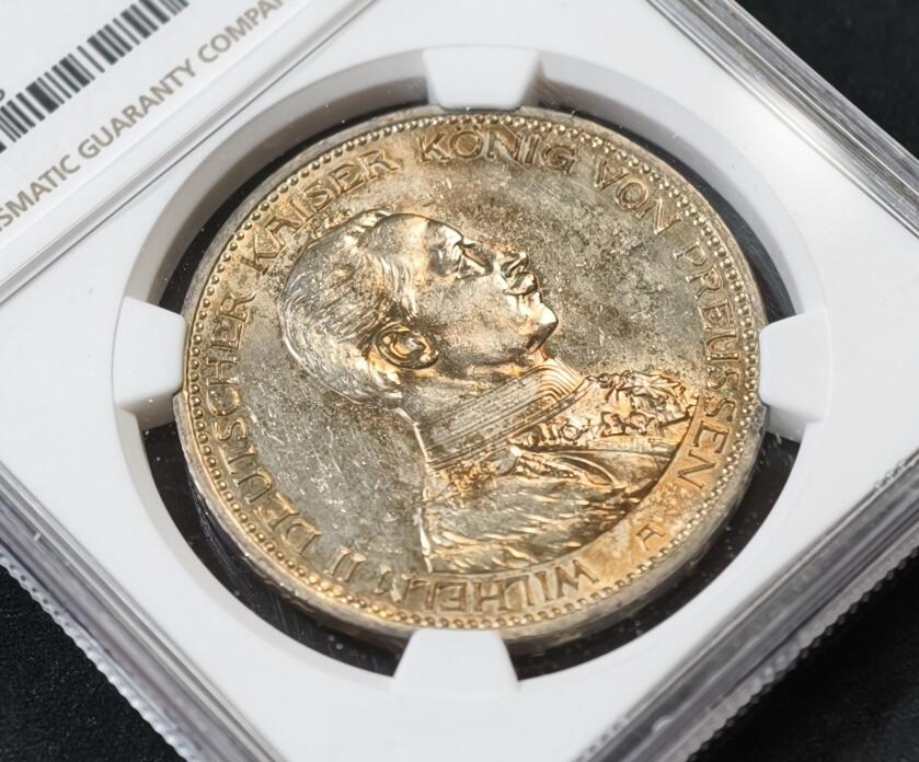 甄臻铺-世界币章拍卖（第53期），甄品场拍品征集中，送拍享返佣金等优惠多多 NGC-MS62 德国普鲁士1914年威廉二世军装5马克银币 双面黄油彩