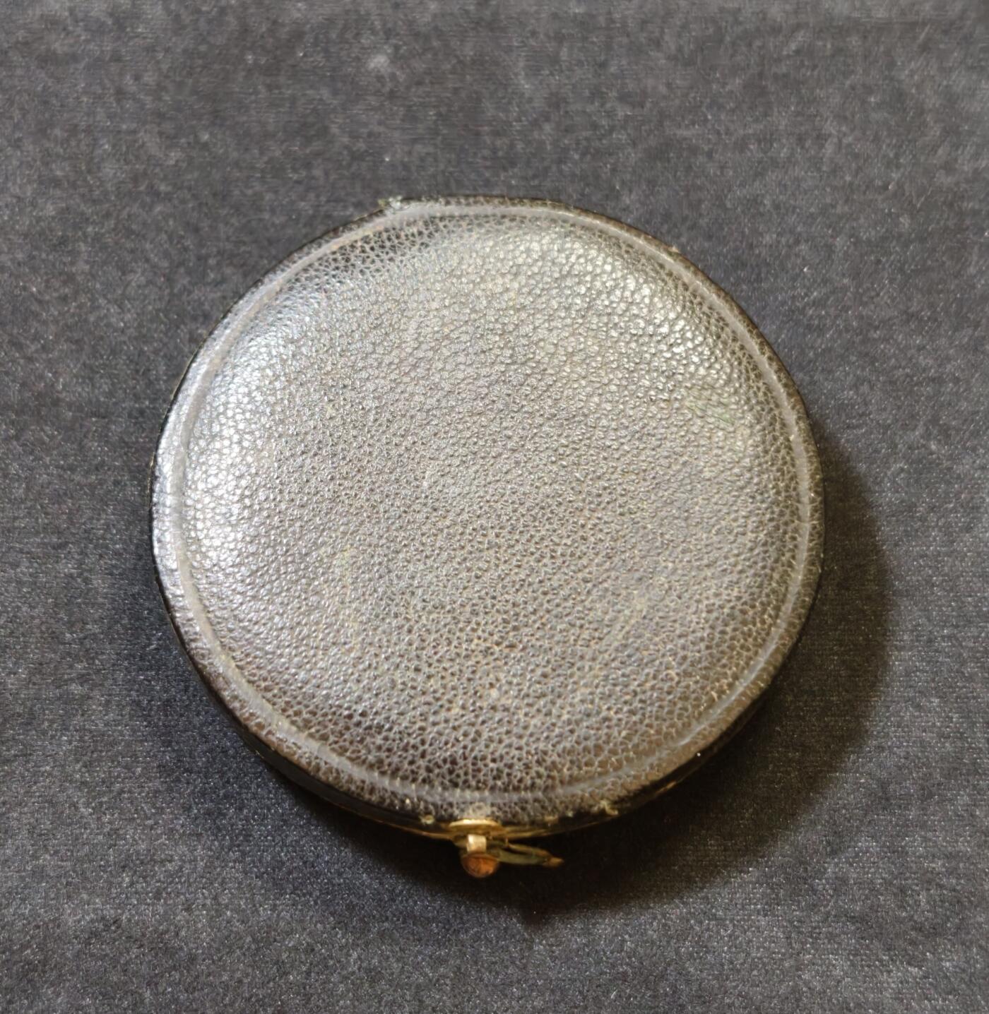 甄臻铺-世界币章拍卖（第53期），甄品场拍品征集中，送拍享返佣金等优惠多多