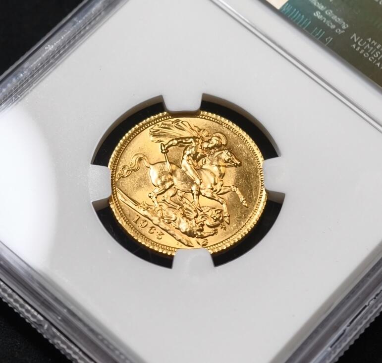 甄臻铺-世界币章拍卖（第53期），甄品场拍品征集中，送拍享返佣金等优惠多多 NGC-MS65 英国1965年1索维林金币 原光未流通 贵金属投资佳品