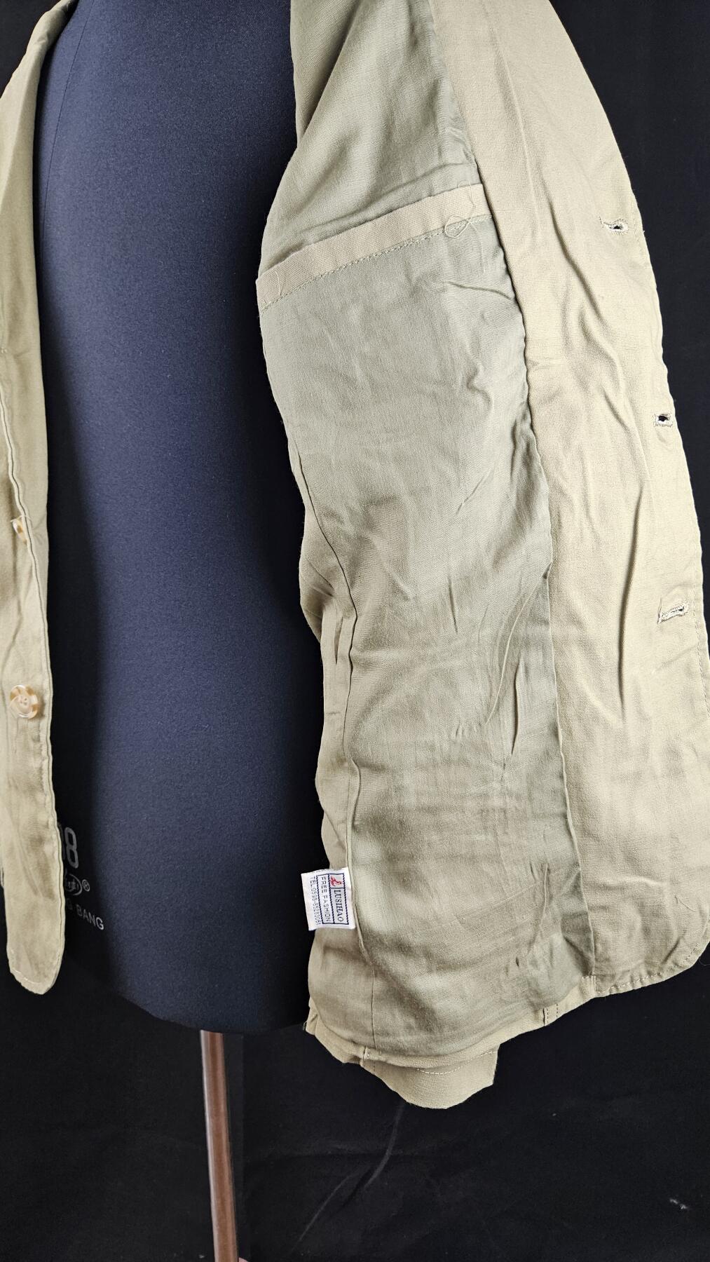 0元起拍勋章 第337期 咸鱼国勋章拍卖专场 3月8日（周日）下午6：00开始 中古猎装 肩宽45 衣长73 胸围106 袖长60