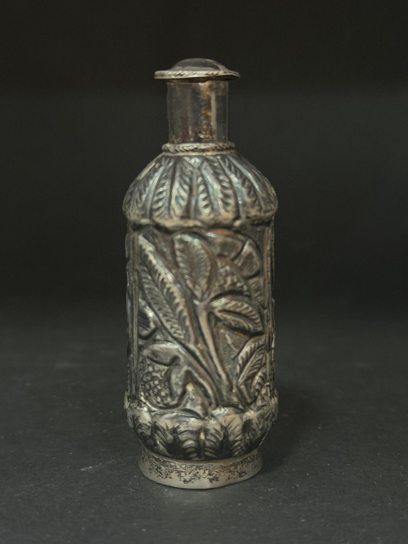 海外回流精品专场（五） 法国回流19世纪银鼻烟壶（尺寸：7.3cm，24.6g，无银标）