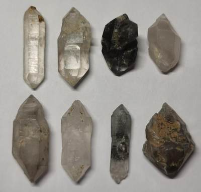 七河·世界世界币章杂件小拍（总第40期） - 藏家出品 X763（7）云贵闪灵水晶原石一组 8 件，共约 60 多克  本件拍品由合作藏家邮寄