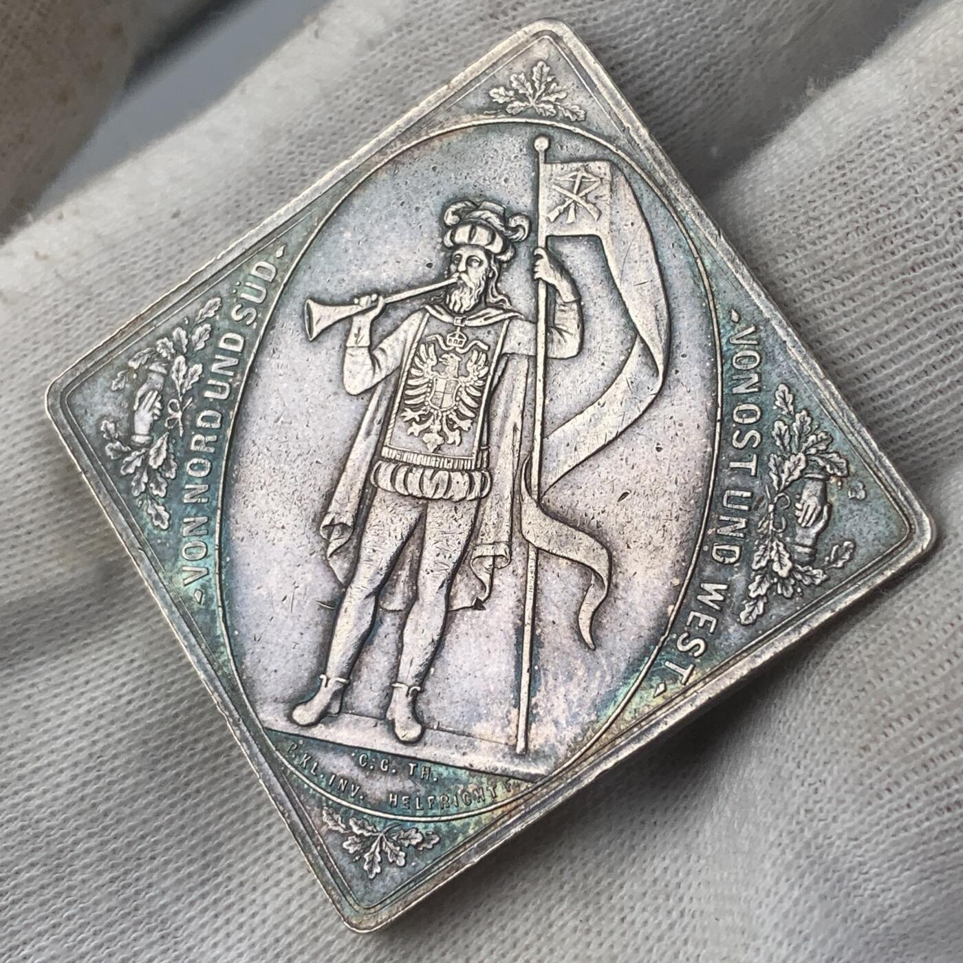 掌中浮雕-藏着的欧洲第053场 1884年德国莱比锡第八届联邦会议菱形银章 ， 对边36mm，27.72g，稀少