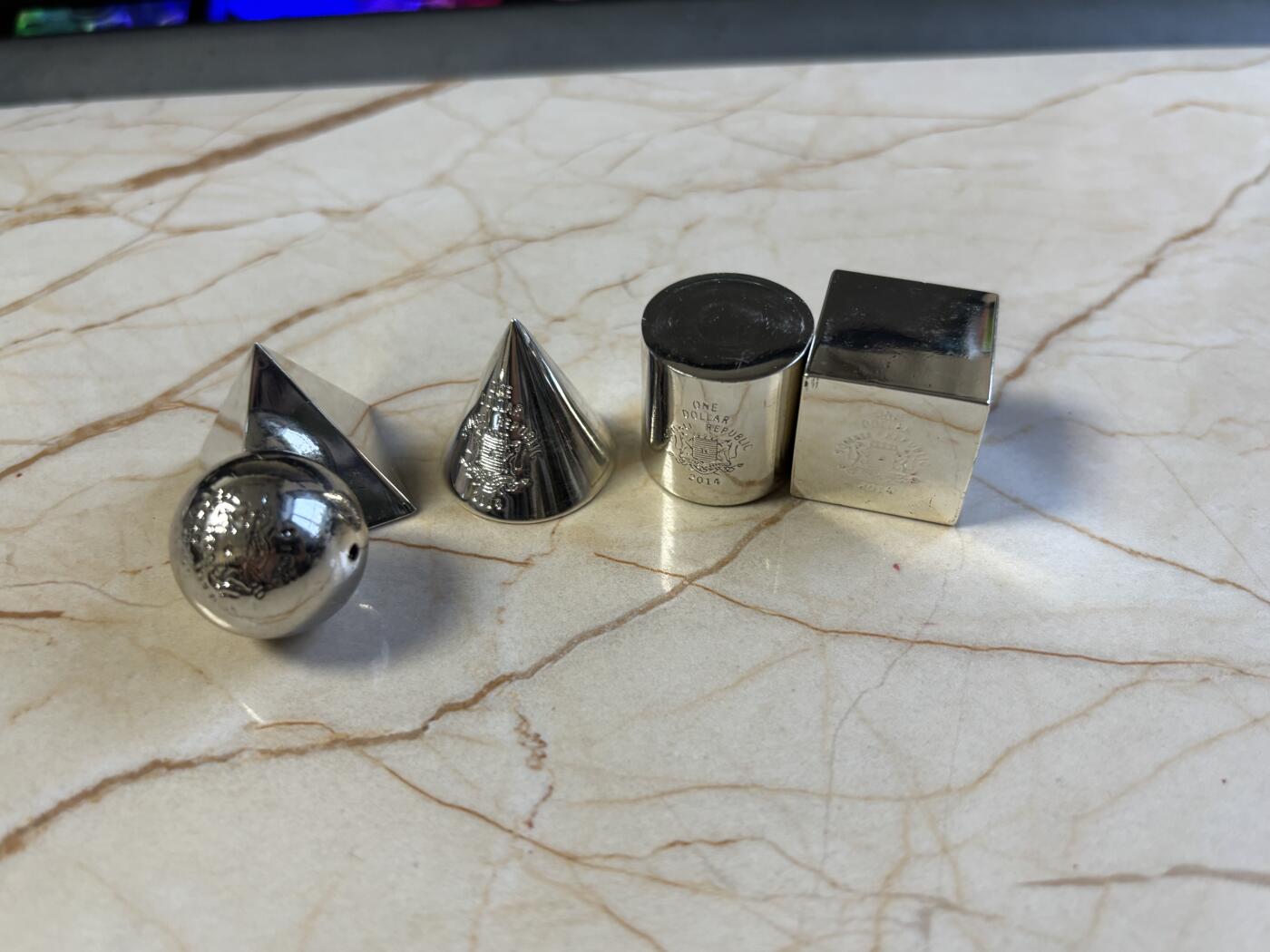 第192期拍卖 获奖索马里2014年数学纪念3D三维几何体硬币5枚套，铜镍镀银